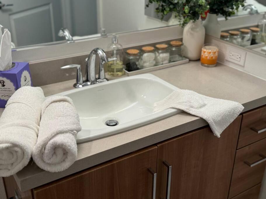 Spacious, Modern 1bd Hollywood Free Parking, Pool, Wifi, Private Balcony Apartamento *